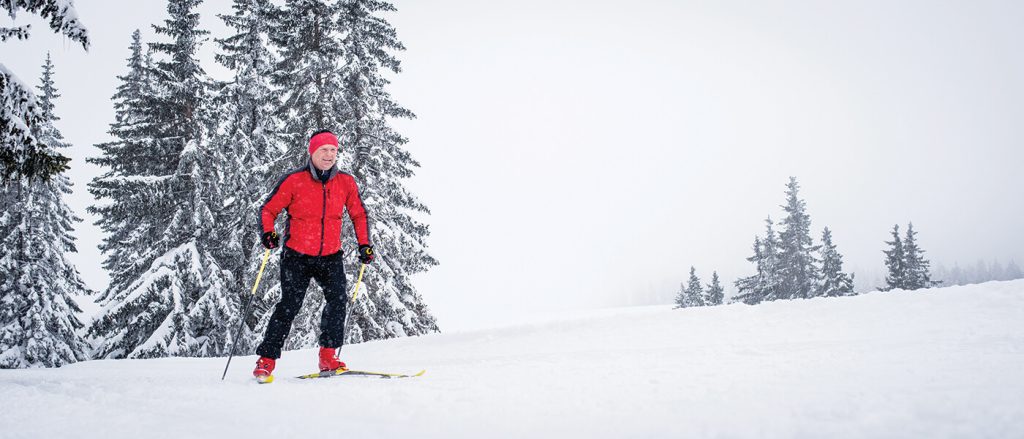 Man skiing